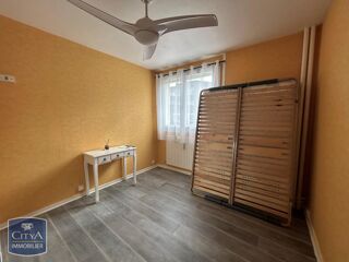  Appartement à louer 4 pièces 74 m²