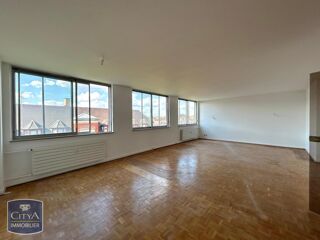  Appartement à louer 4 pièces 136 m²