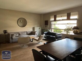  Appartement à louer 5 pièces 158 m²