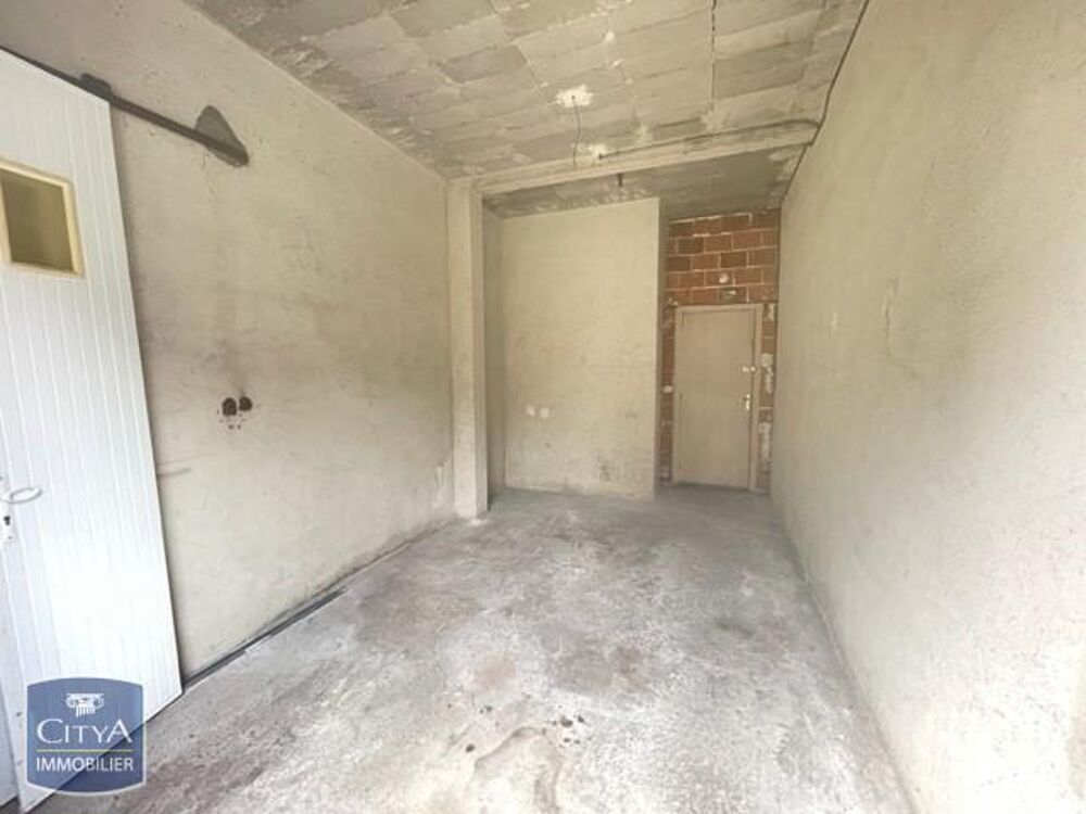 location Parking / Garage Tours (37000)