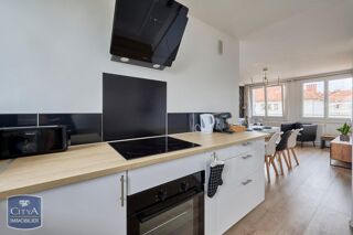  Appartement à louer 4 pièces 64 m²
