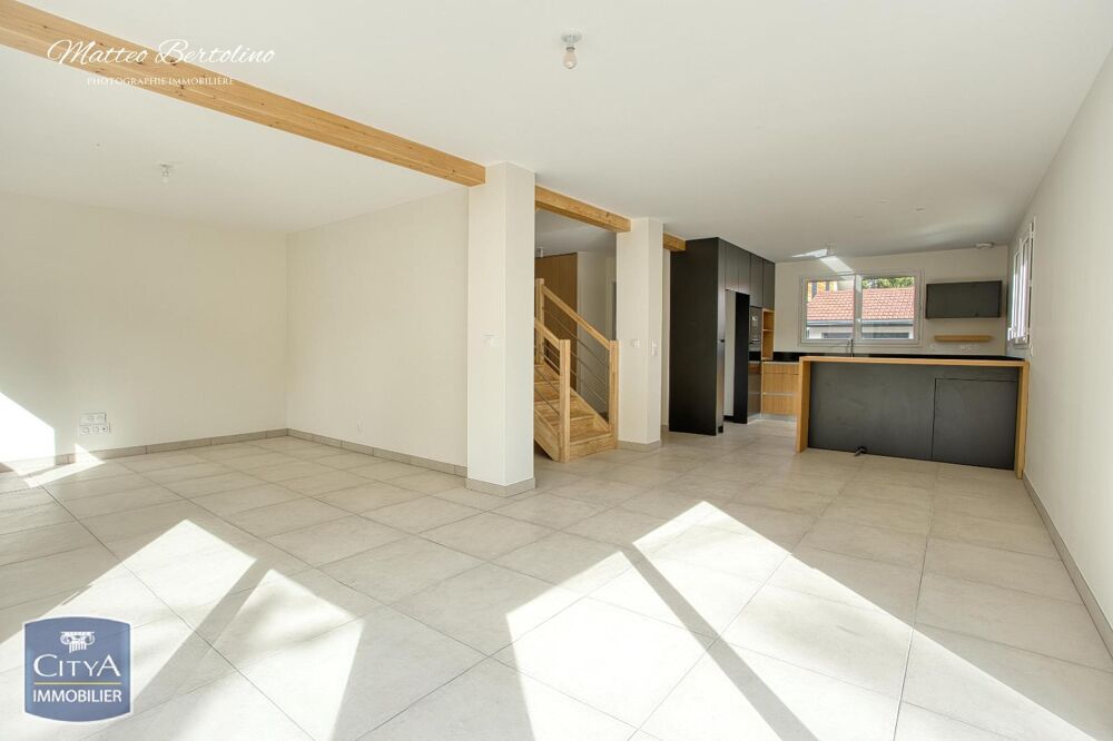 location Maison - 5 pièce(s) - 121 m² Viry (74580)
