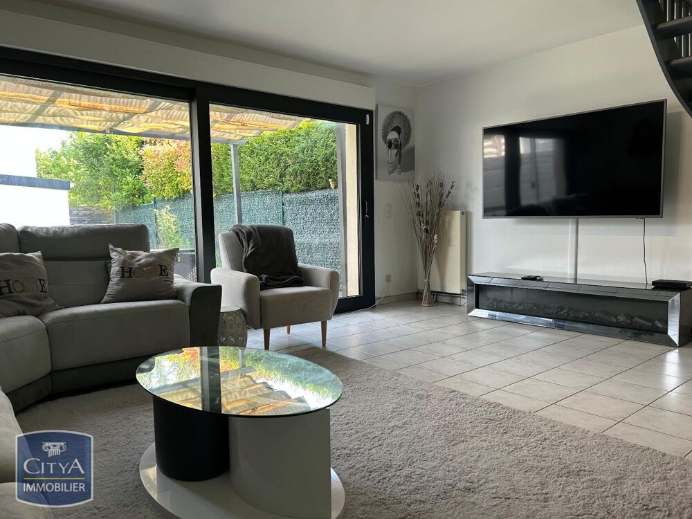 À LOUER Découvrez cette charmante maison T4 située à Ami....