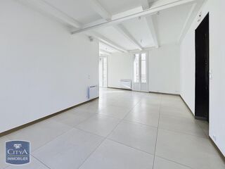  Appartement à louer 4 pièces 97 m²