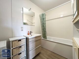  Appartement à louer 4 pièces 86 m²