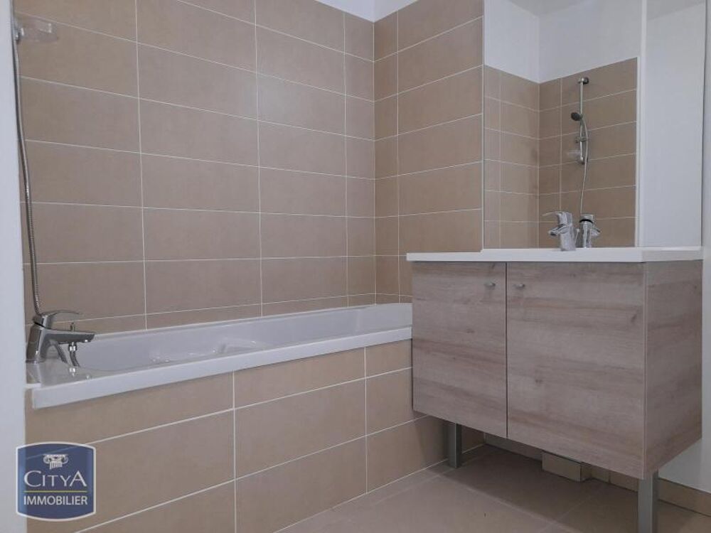 À LOUER : Appartement T2 situé à Roquebrune sur Argens, ....