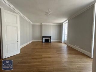  Appartement à louer 6 pièces 152 m² Blois