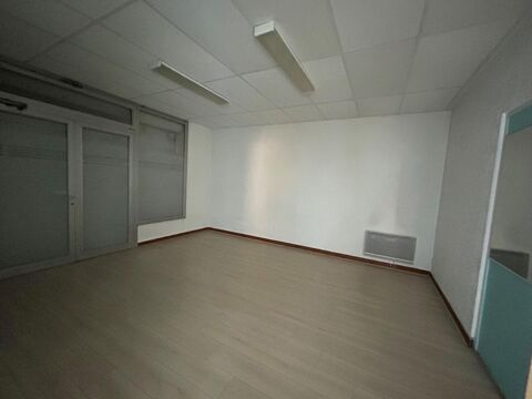   Location / Local Commercial - 67 m² 