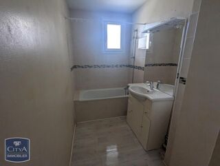  Appartement à louer 4 pièces 65 m²