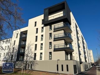  Appartement à louer 5 pièces 109 m²