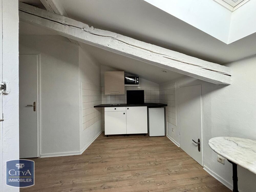 À LOUER : Appartement rénové T1 situé à Agen, dans le dé....