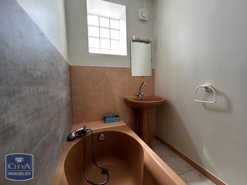 À LOUER : Appartement rénové T2 situé à Brive, dans le c....