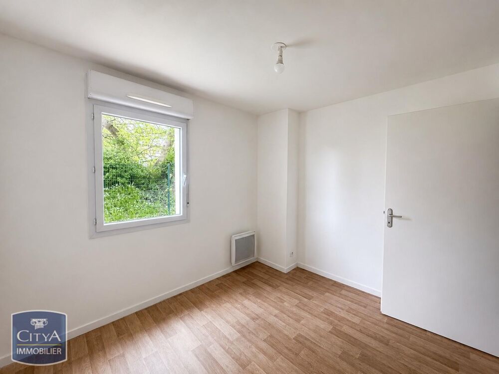 EXCLUSIVITE - RIVE DROITE A louer : Appartement T1 bis d....