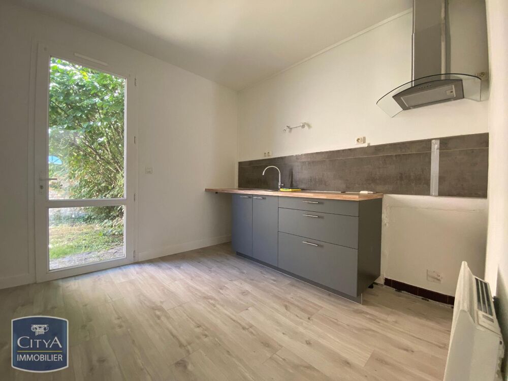 location Appartement - 2 pièce(s) - 48 m² Saint-Benoît (86280)