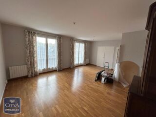  Appartement à louer 4 pièces 102 m²