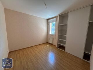  Appartement à louer 3 pièces 83 m²