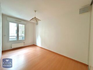 Appartement à louer 3 pièces 77 m²