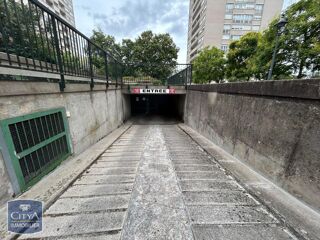  Parking / Garage � louer 