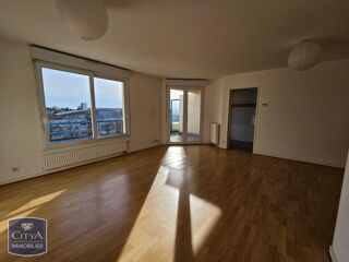  Appartement à louer 4 pièces 90 m²