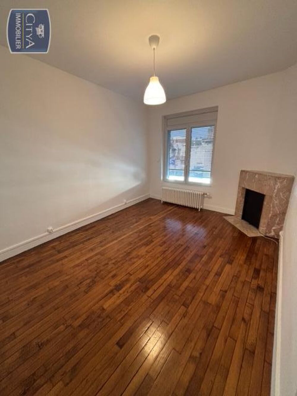 À LOUER : Découvrez cet appartement T4 de standing, spac....
