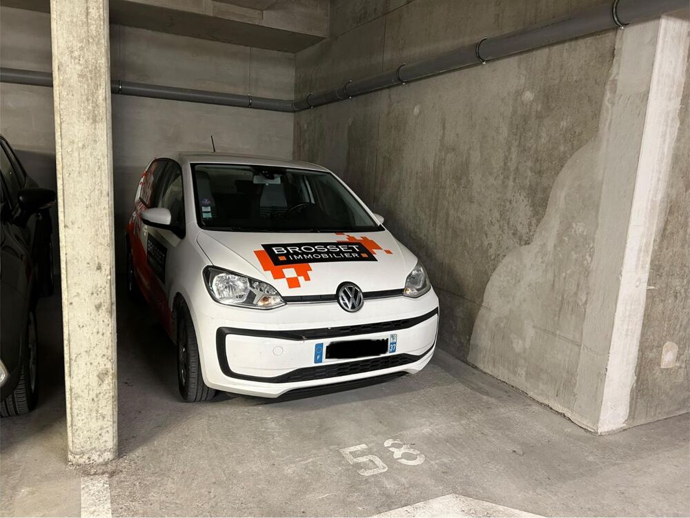 location Parking / Garage Tours (37000)