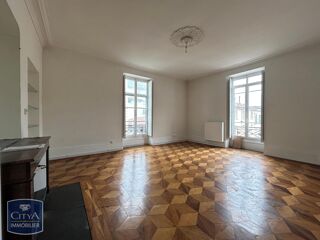  Appartement à louer 2 pièces 94 m²