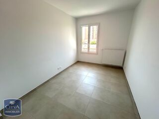  Appartement à louer 4 pièces 87 m²
