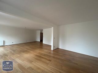  Appartement à louer 5 pièces 122 m²