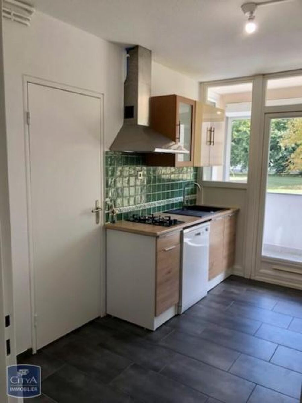 À LOUER : Appartement T2 situé à Bruges, dans le code po....