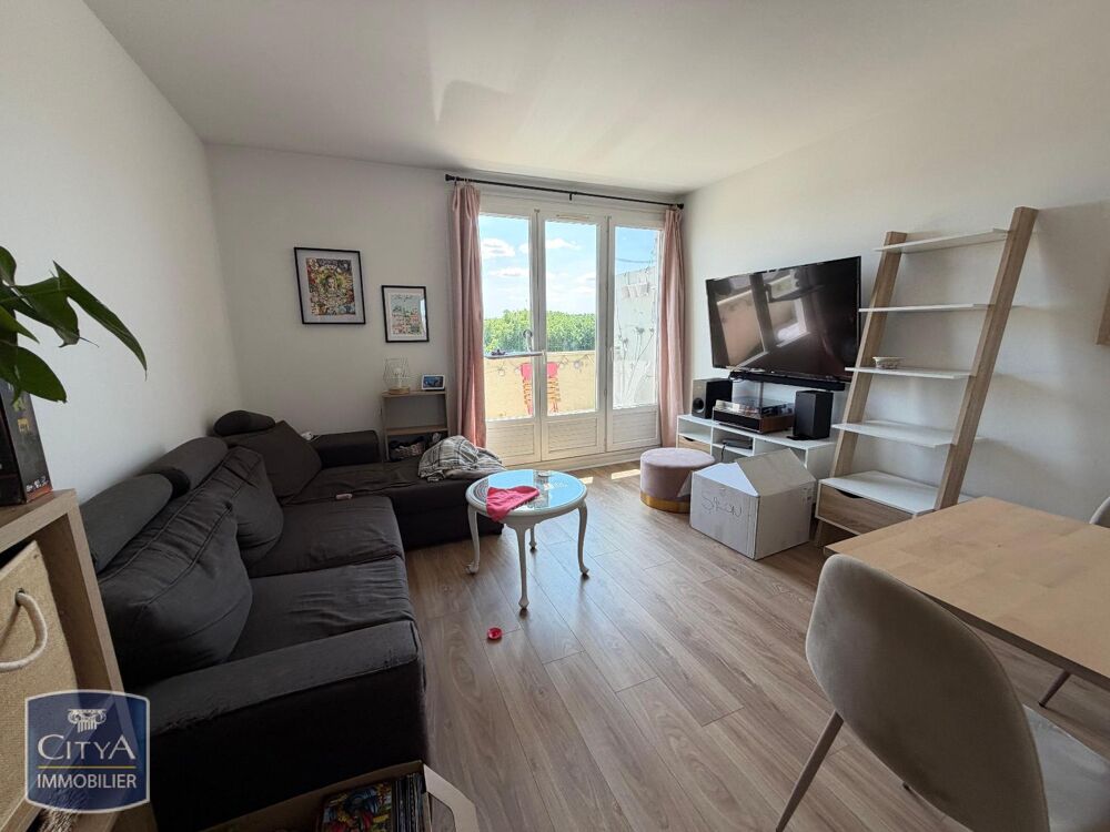 À LOUER : Découvrez cet appartement T4 spacieux et lumin....