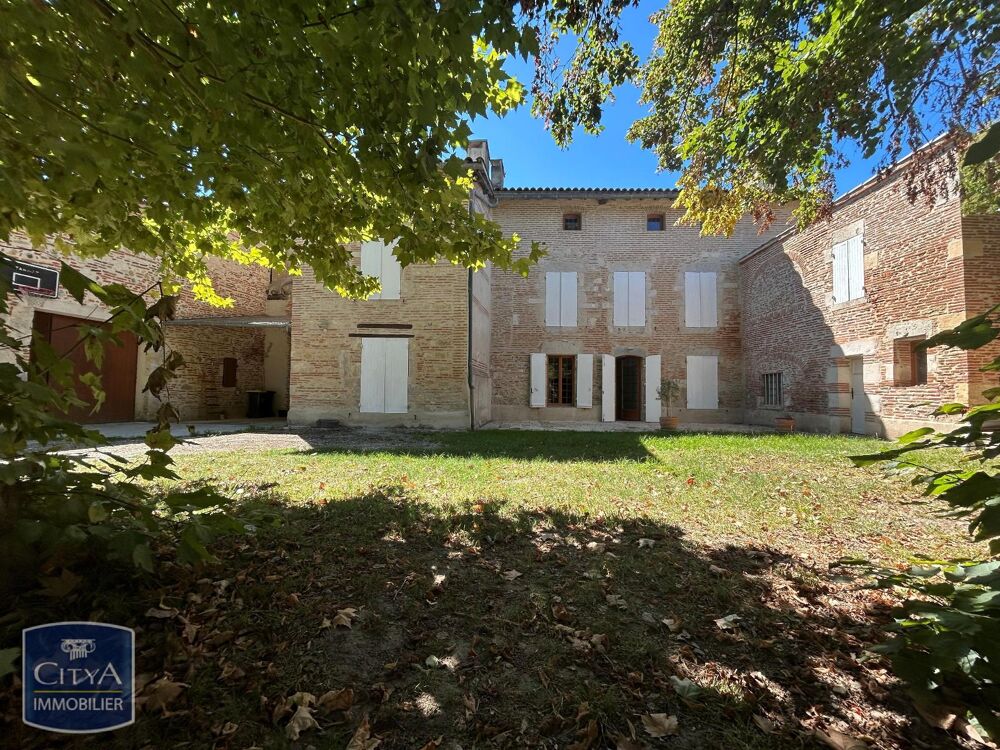 À LOUER : Découvrez cette magnifique maison T7 située à ....