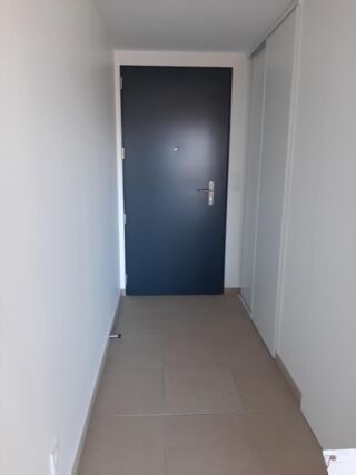 Appartement à louer 3 pièces 79 m²
