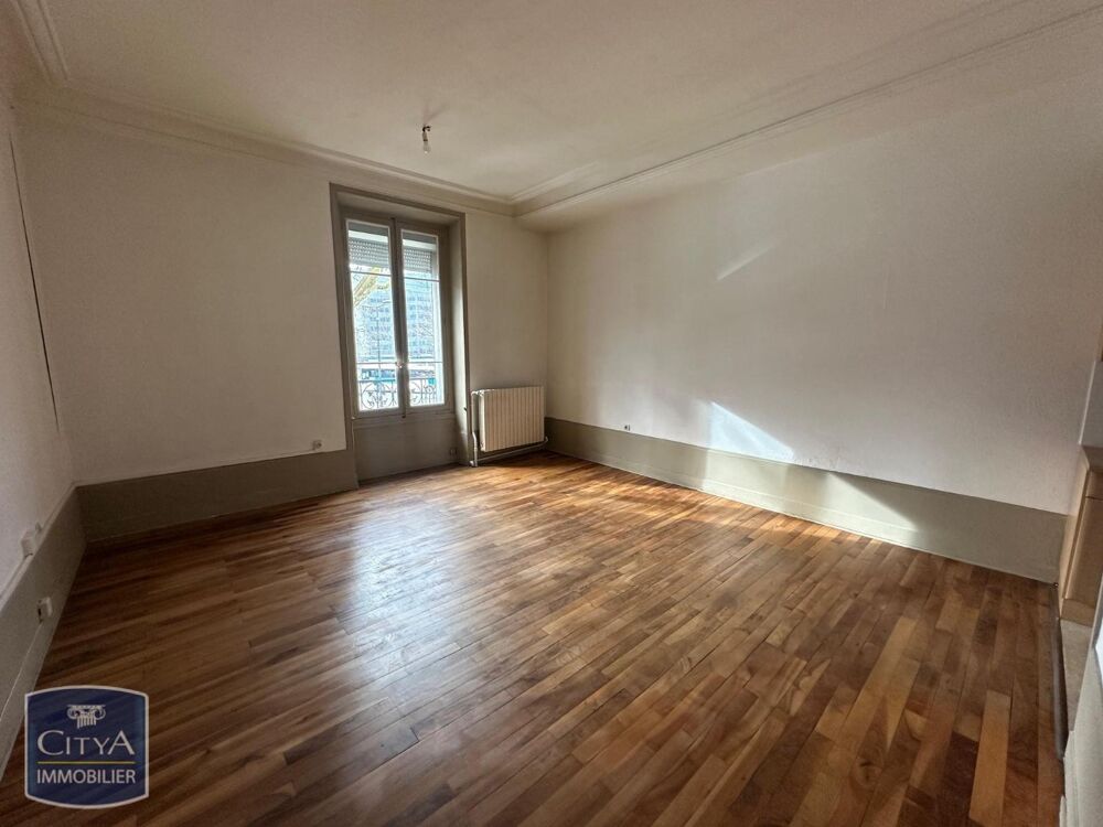 À LOUER : Appartement spacieux situé 28 rue Emile Gueyma....