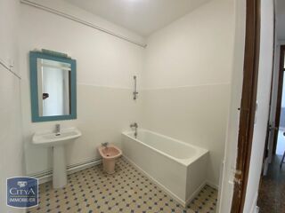  Appartement à louer 3 pièces 87 m²