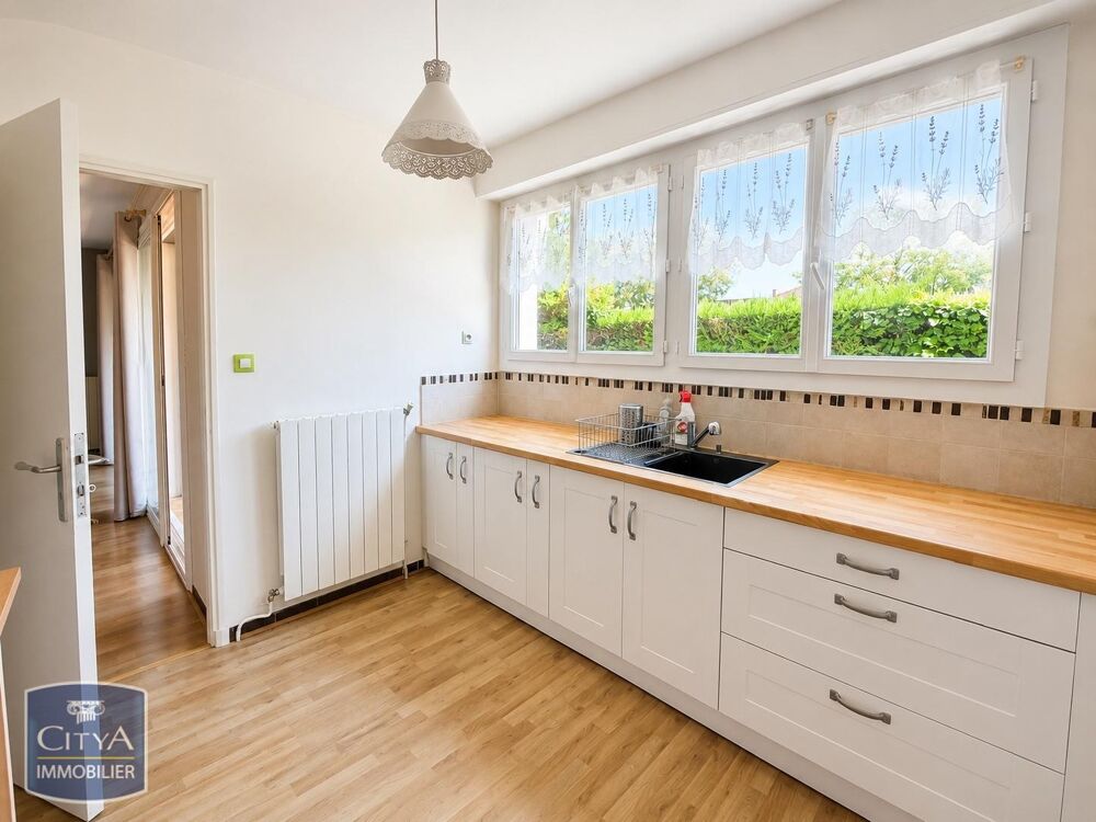 À LOUER : Découvrez ce charmant appartement T2 situé à S....
