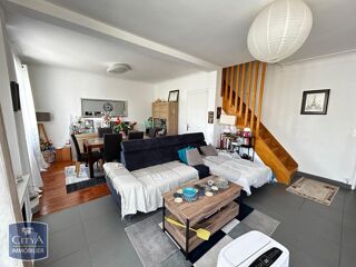  Appartement à louer 4 pièces 116 m²