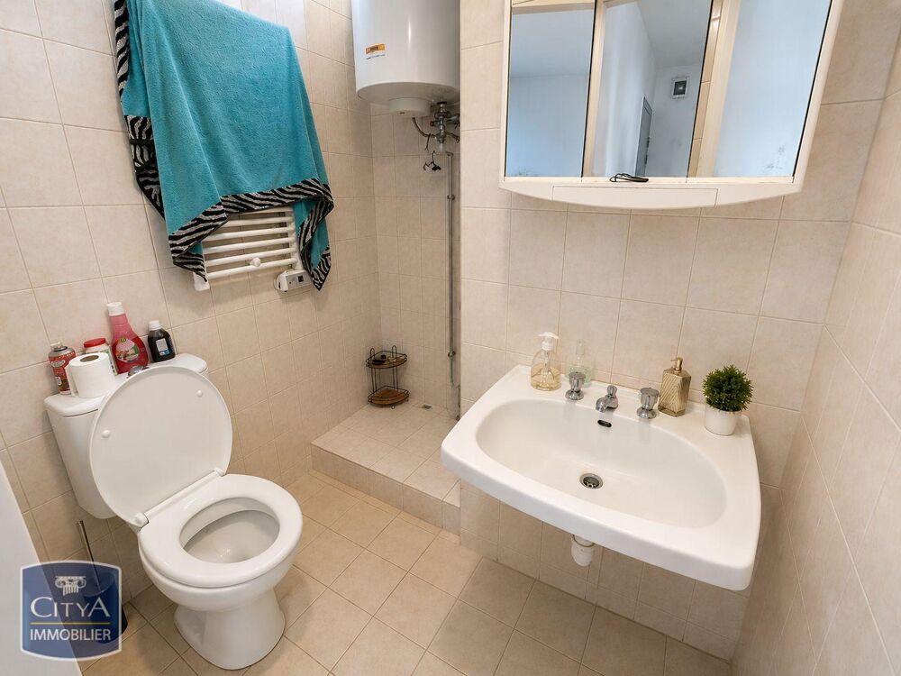 À LOUER - Studio T1 meublé - 21 m² - Toutes charges comp....