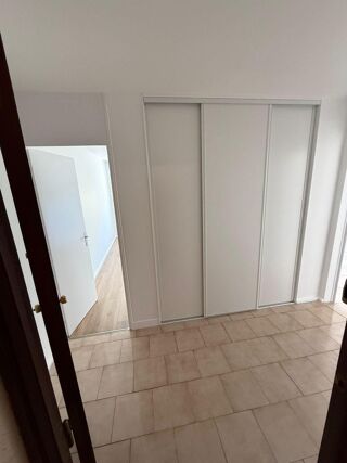  Appartement à louer 3 pièces 65 m²