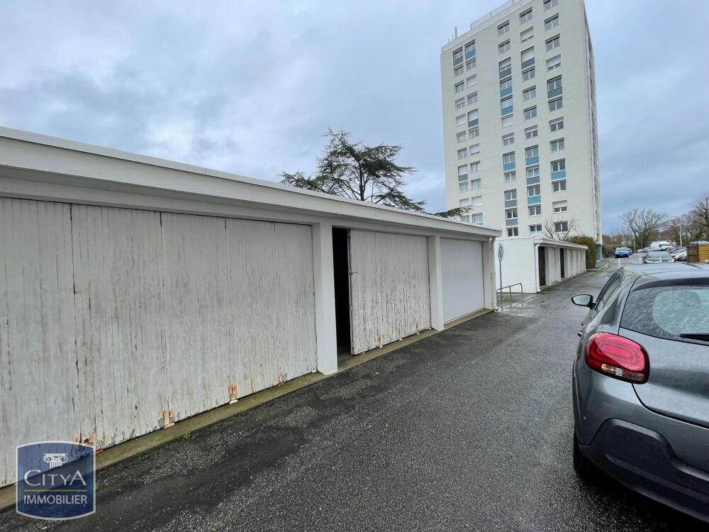location Parking / Garage - 15 m² Lorient (56100)