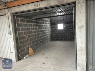  Parking / Garage à louer 