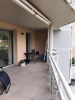  Appartement à louer 4 pièces 99 m²