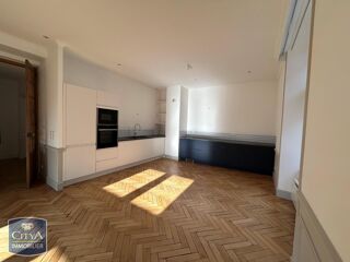  Appartement à louer 4 pièces 122 m²