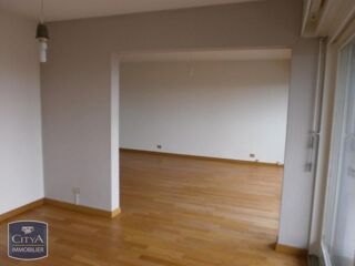  Appartement à louer 5 pièces 121 m²