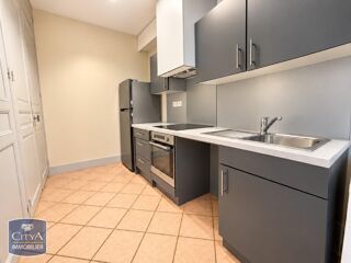  Appartement à louer 2 pièces 65 m²