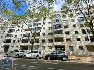  Parking / Garage à louer 