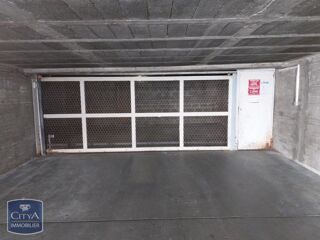  Parking / Garage à louer 