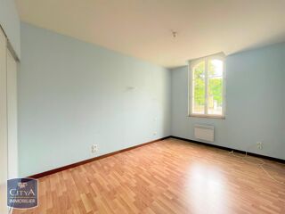  Appartement à louer 3 pièces 92 m²