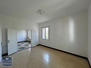  Appartement à louer 4 pièces 87 m²