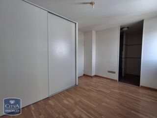  Appartement à louer 5 pièces 116 m²