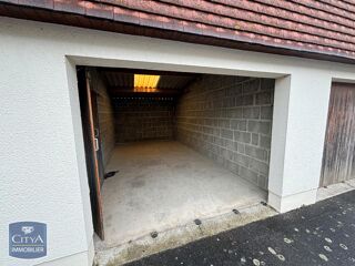  Parking / Garage à louer 